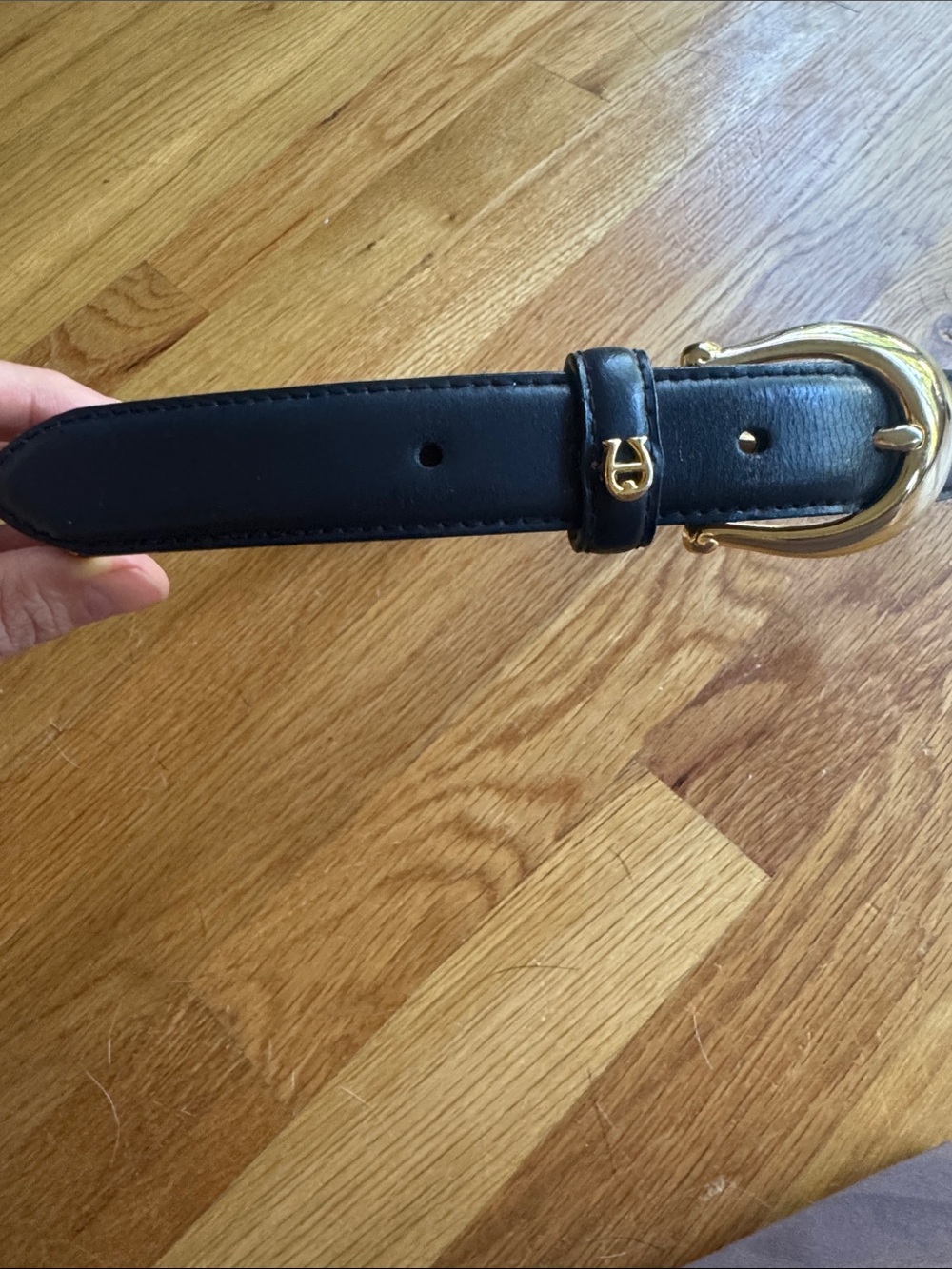VTG Etienne Aigner Belt Navy Blue Smooth Leather Women's Sz S Gold Logo - Picture 2 of 7